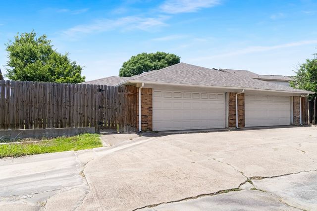 2800 Shady Grove Drive, Bedford, TX 76021
