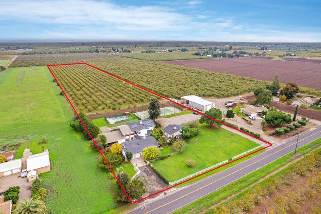 5766 N Alpine Rd, Stockton, CA 95215