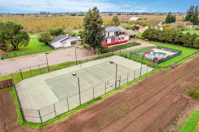 5766 N Alpine Rd, Stockton, CA 95215