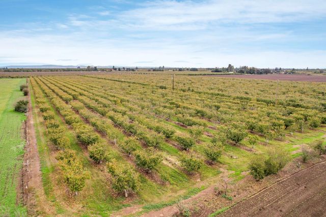 5766 N Alpine Rd, Stockton, CA 95215