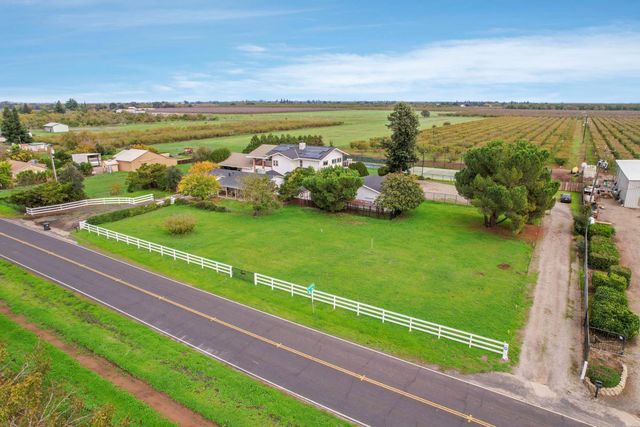 5766 N Alpine Rd, Stockton, CA 95215