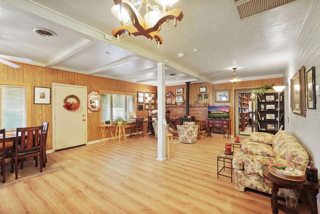 5766 N Alpine Rd, Stockton, CA 95215