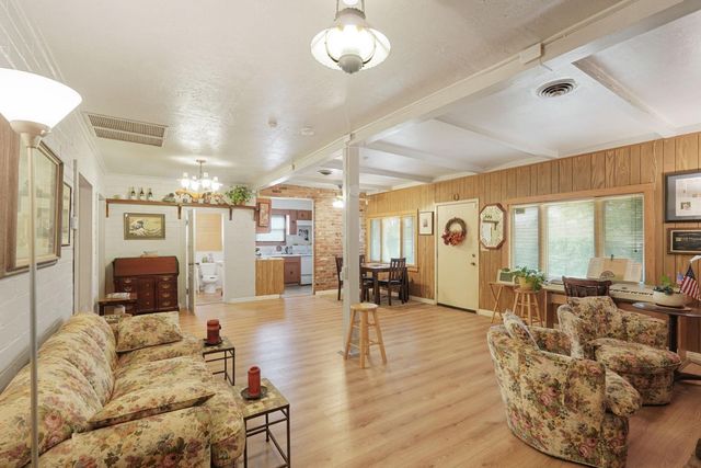 5766 N Alpine Rd, Stockton, CA 95215