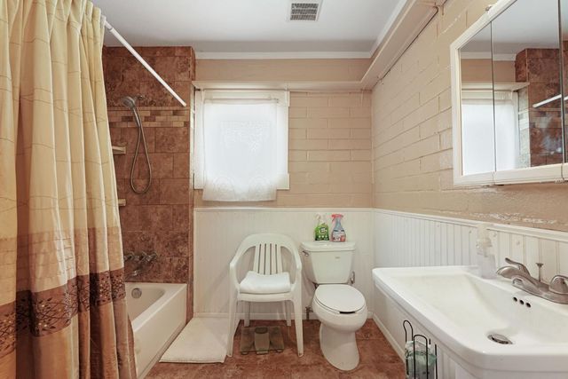 5766 N Alpine Rd, Stockton, CA 95215