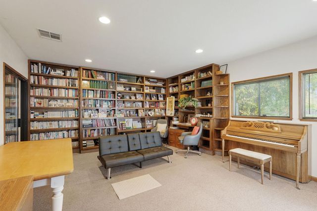 5766 N Alpine Rd, Stockton, CA 95215