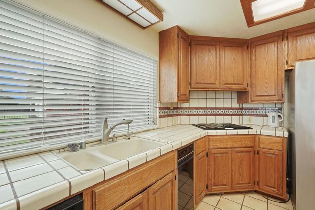 5766 N Alpine Rd, Stockton, CA 95215