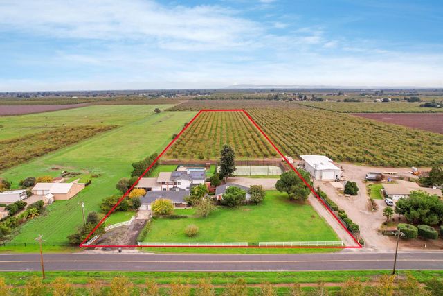 5766 N Alpine Rd, Stockton, CA 95215