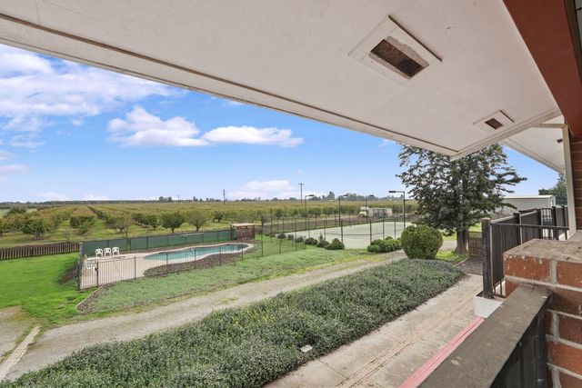 5766 N Alpine Rd, Stockton, CA 95215