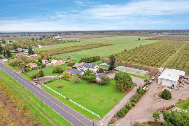 5766 N Alpine Rd, Stockton, CA 95215