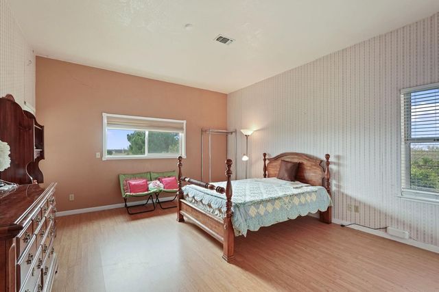 5766 N Alpine Rd, Stockton, CA 95215