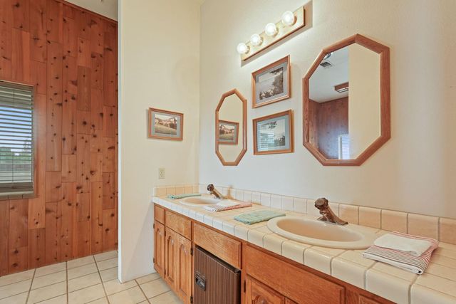 5766 N Alpine Rd, Stockton, CA 95215