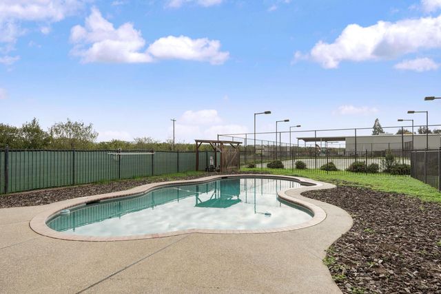 5766 N Alpine Rd, Stockton, CA 95215