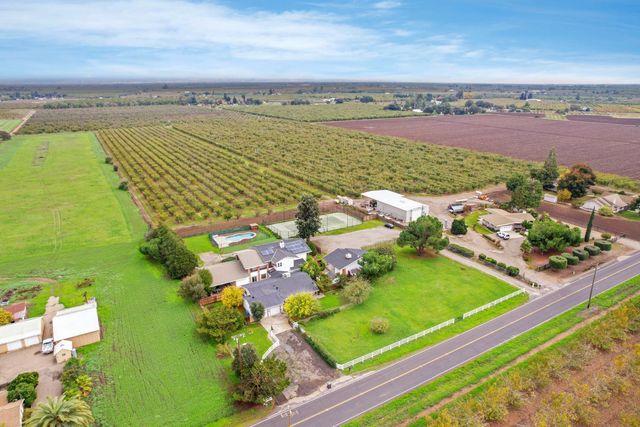 5766 N Alpine Rd, Stockton, CA 95215