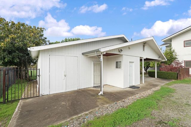 5766 N Alpine Rd, Stockton, CA 95215