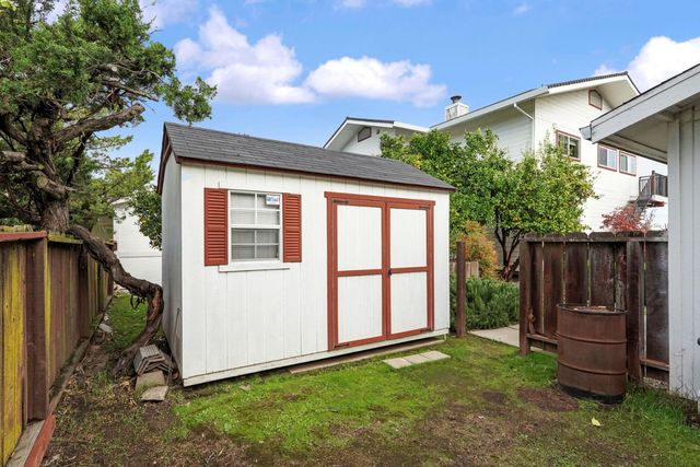 5766 N Alpine Rd, Stockton, CA 95215