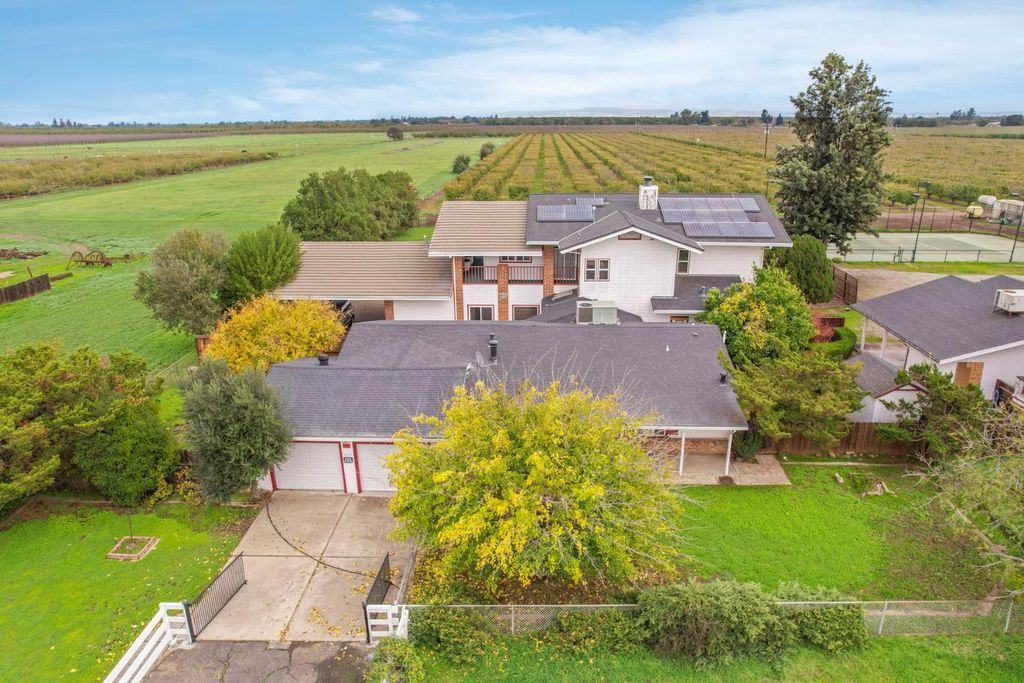 5766 N Alpine Rd, Stockton, CA 95215