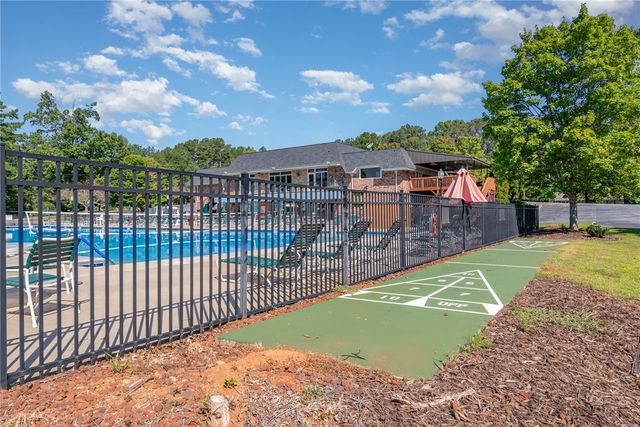 102 W Sheffield Drive, Westminster, SC 29693