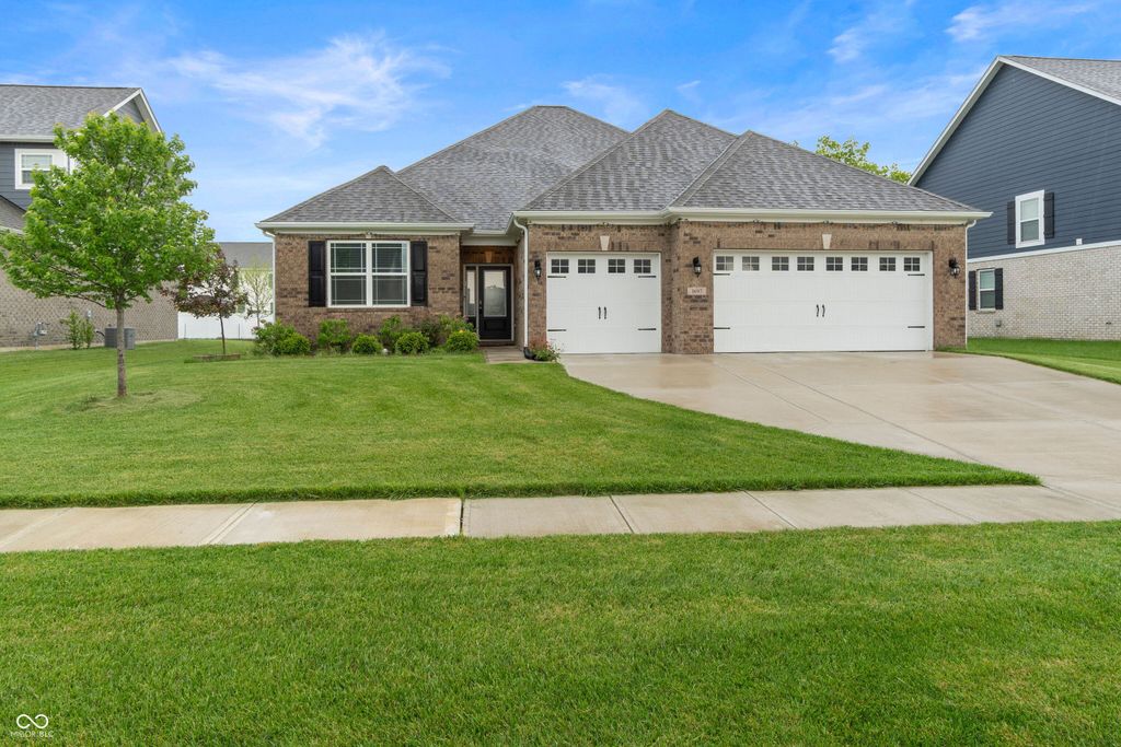 1697 Pelham Drive, Greenwood, IN 46143