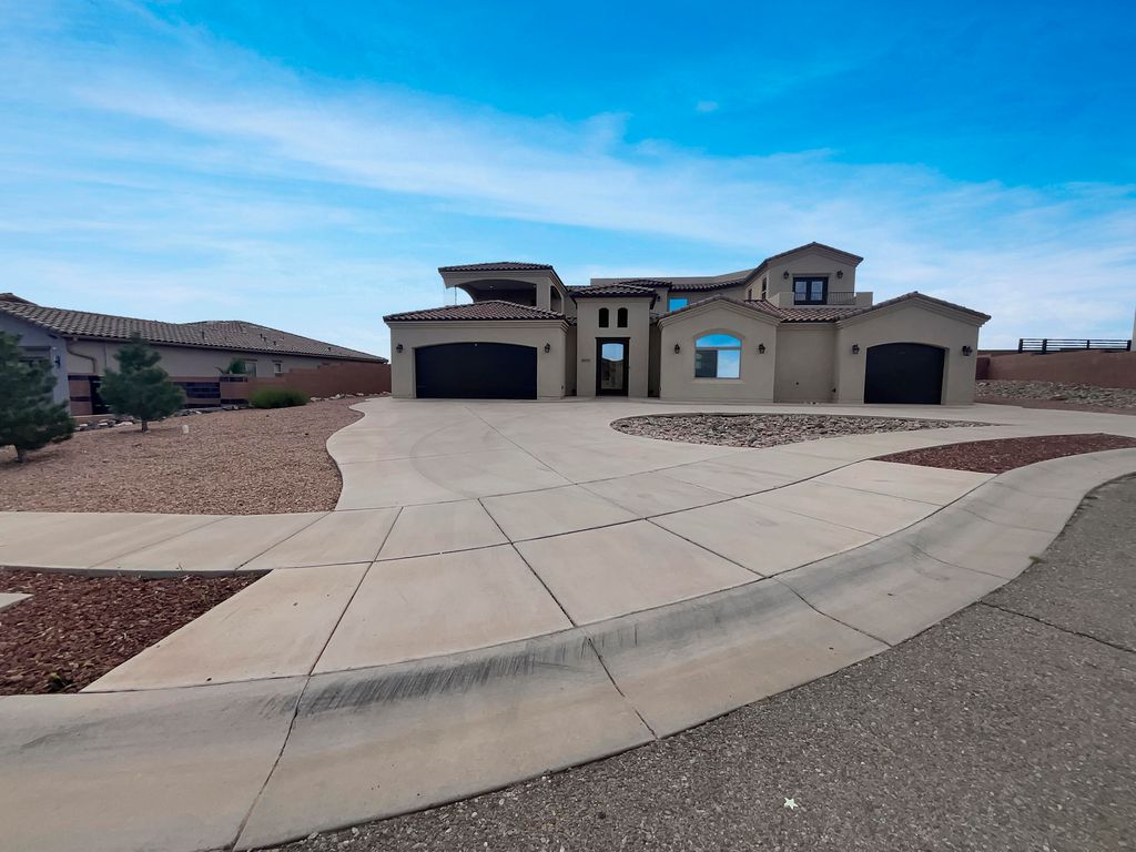 8015 ALTO REY Court NW, Albuquerque, NM 87120