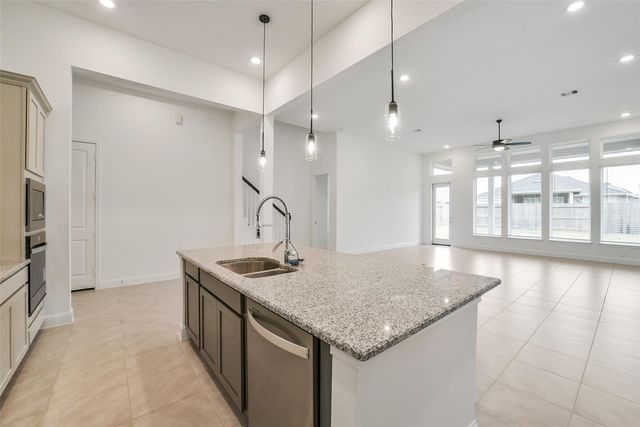 16018 Tangled Vine Lane, Conroe, TX 77302