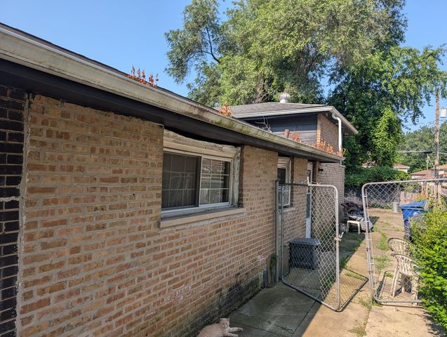 14226 S Marquette Avenue, Burnham, IL 60633