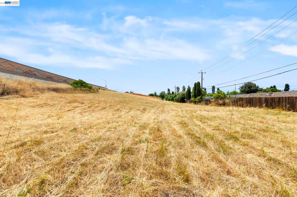 Image 10 of property listing at E Warren Ave, Fremont, CA 94539