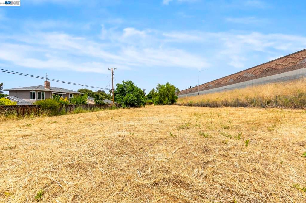 Image 11 of property listing at E Warren Ave, Fremont, CA 94539