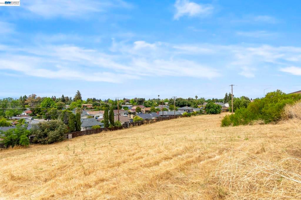 Image 14 of property listing at E Warren Ave, Fremont, CA 94539