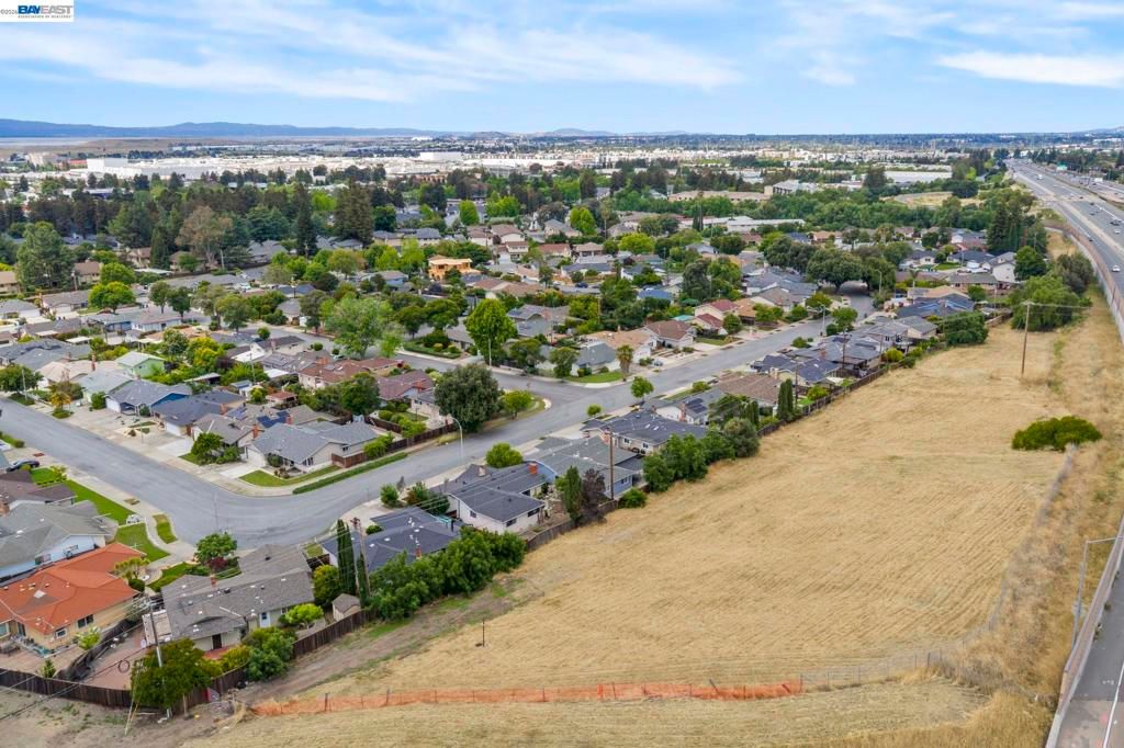 Image 4 of property listing at E Warren Ave, Fremont, CA 94539