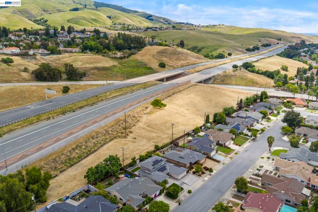 Image 6 of property listing at E Warren Ave, Fremont, CA 94539