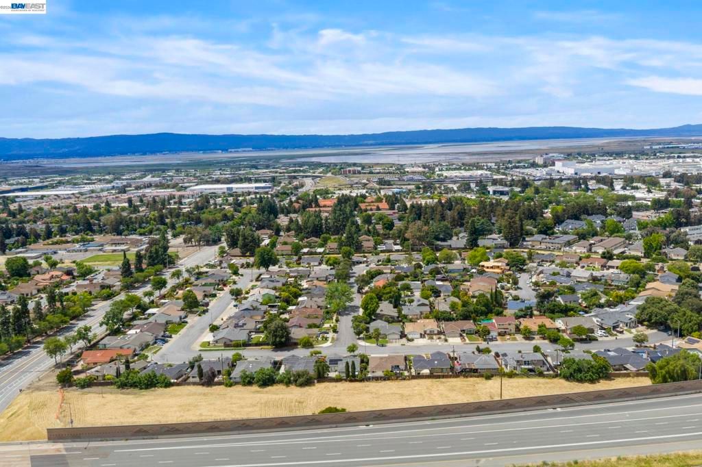 Image 9 of property listing at E Warren Ave, Fremont, CA 94539