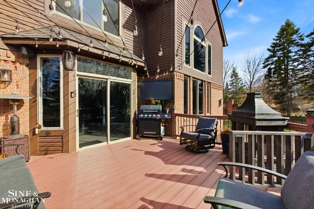 55045 Whitney Drive, Shelby Twp, MI 48315
