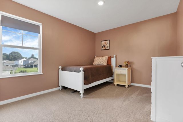 318 Trinity Way W, Newark, OH 43055