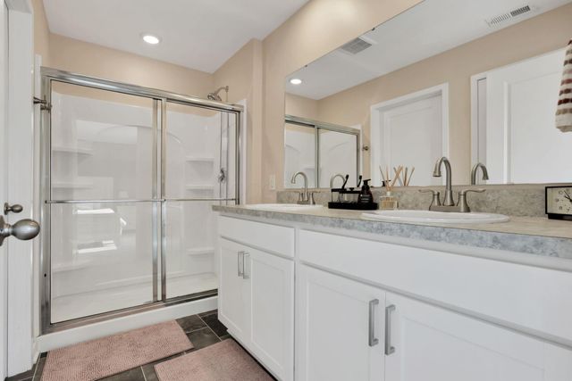 318 Trinity Way W, Newark, OH 43055
