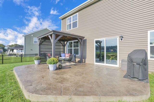318 Trinity Way W, Newark, OH 43055