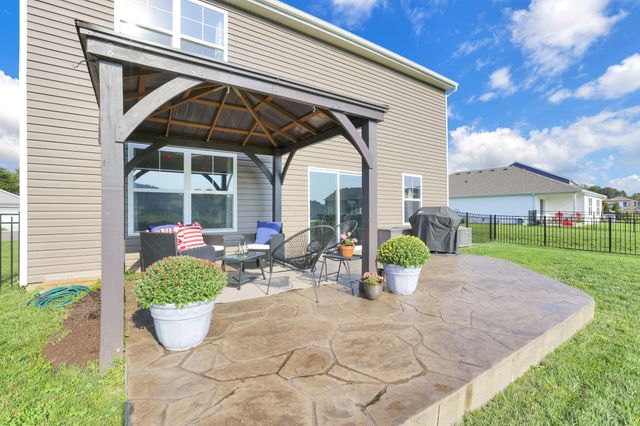 318 Trinity Way W, Newark, OH 43055