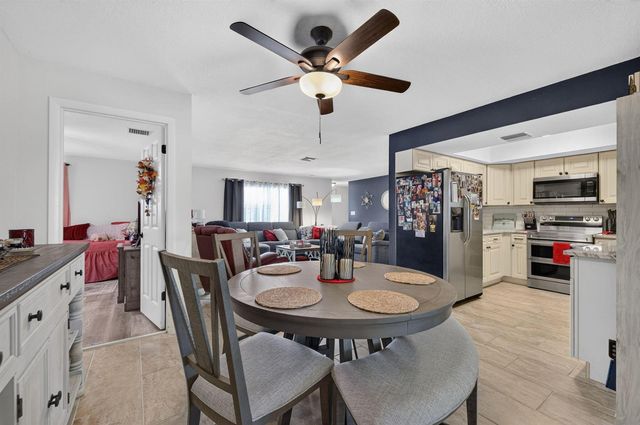 6605 PASO ROBLES Boulevard, Fort Pierce, FL 34951