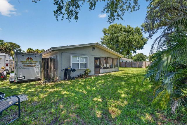6605 PASO ROBLES Boulevard, Fort Pierce, FL 34951