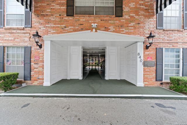 8401 N New Braunfels Ave Apt 240, San Antonio, TX 78209