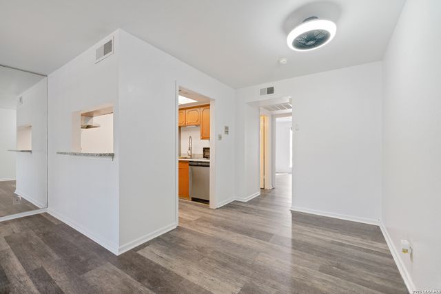 8401 N New Braunfels Ave Apt 240, San Antonio, TX 78209