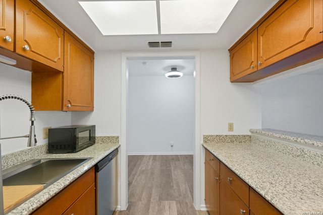 8401 N New Braunfels Ave Apt 240, San Antonio, TX 78209