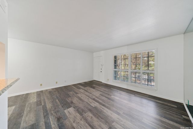 8401 N New Braunfels Ave Apt 240, San Antonio, TX 78209