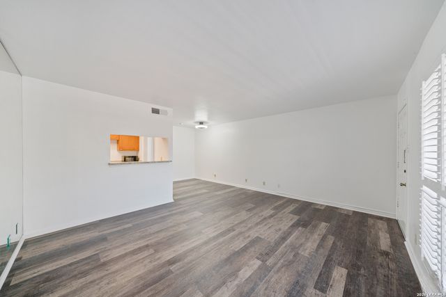8401 N New Braunfels Ave Apt 240, San Antonio, TX 78209