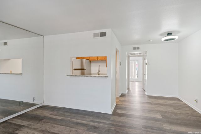 8401 N New Braunfels Ave Apt 240, San Antonio, TX 78209