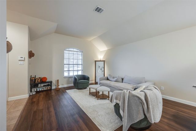 8143 Guadalupe Road, Arlington, TX 76002