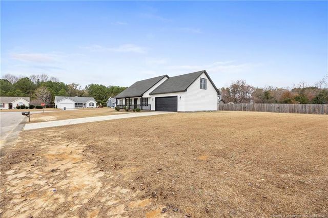 122 Tanner Loop, Raeford, NC 28376