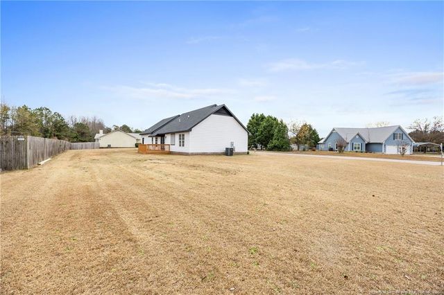 122 Tanner Loop, Raeford, NC 28376