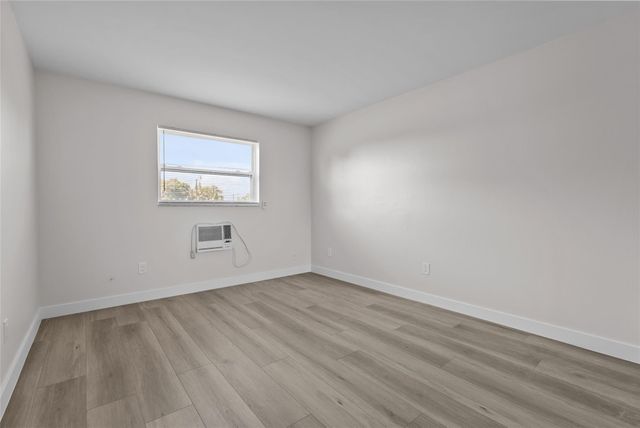 1150 E Sample Road 202, Pompano Beach, FL 33064
