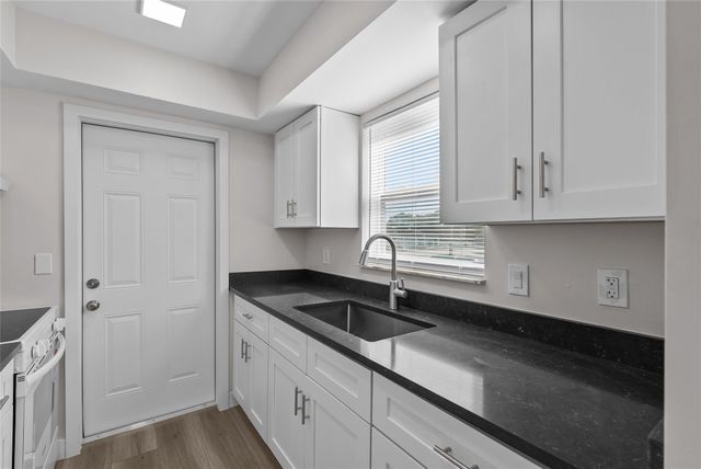 1150 E Sample Road 202, Pompano Beach, FL 33064