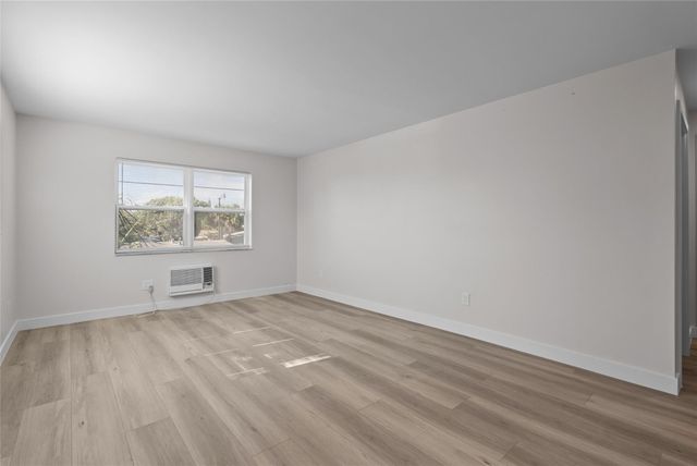 1150 E Sample Road 202, Pompano Beach, FL 33064